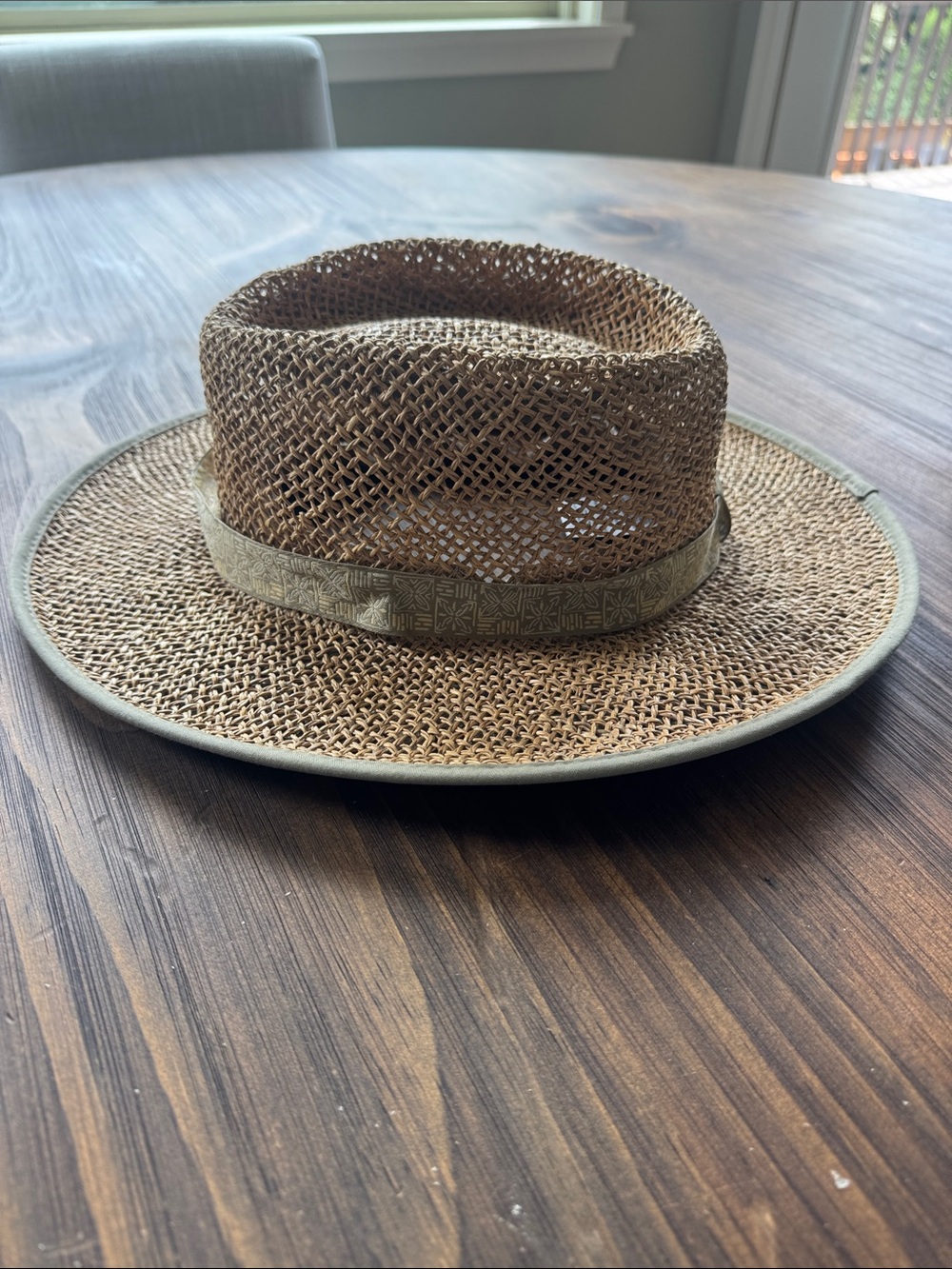 Columbia Men's Straw Sun Hat with Decorative Band - Brown